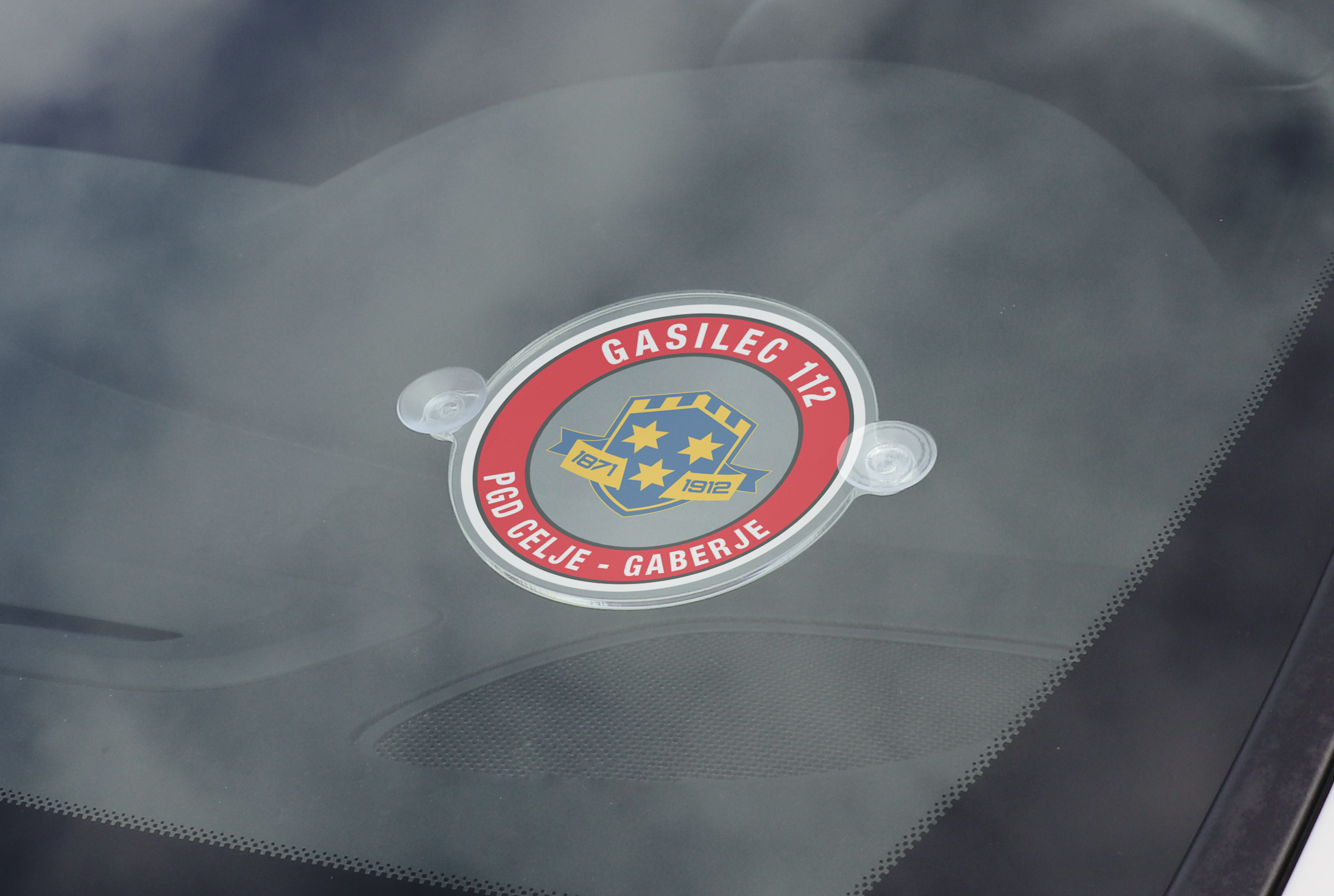 Značka - Nalepka - PGD - Gasilec 112 z imenom in znakom društva